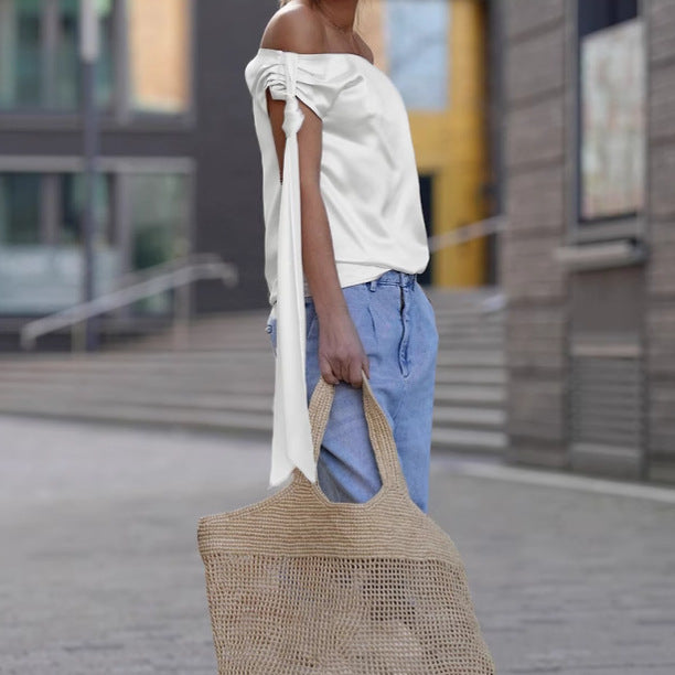 Dame asymmetrisk top med elegant crop-snit Stilla