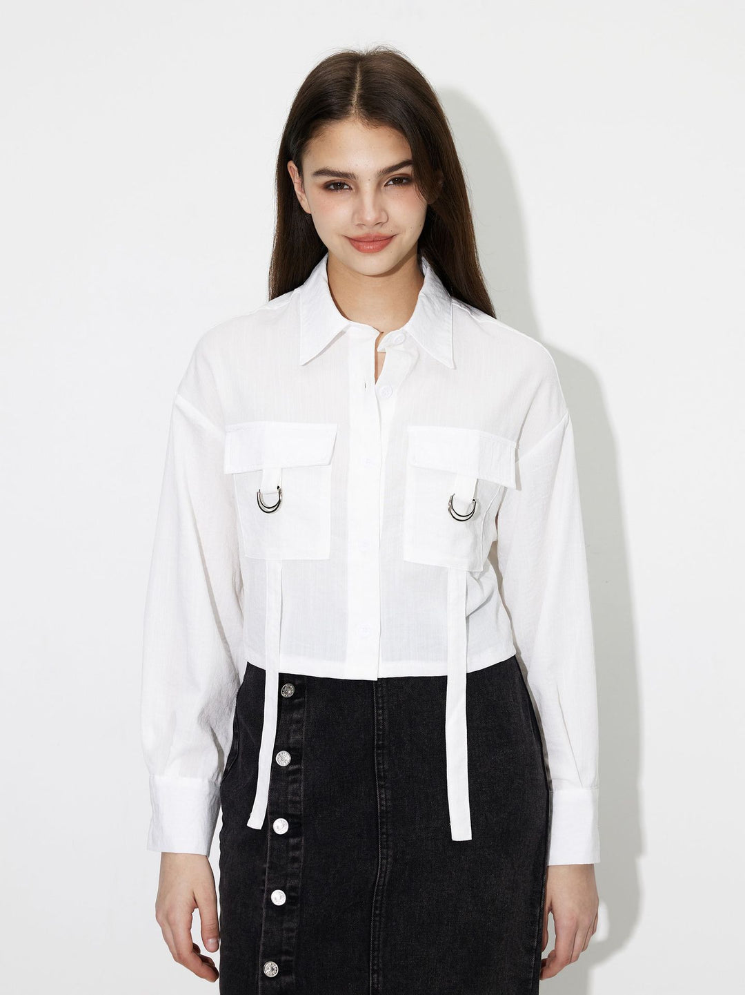 Kvindernes cropped skjorte bluse med praktiske lommer og moderne detaljer Stilla
