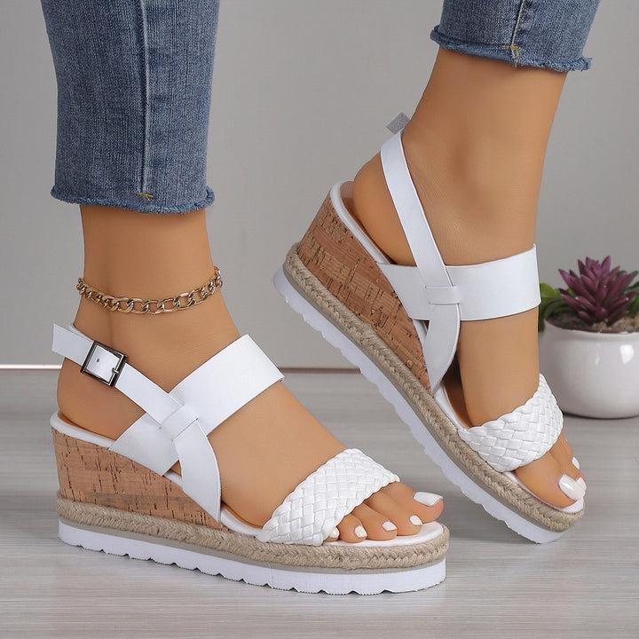 Dame kile-sandaler med raffineret rem-design og behagelig korksål Stilla