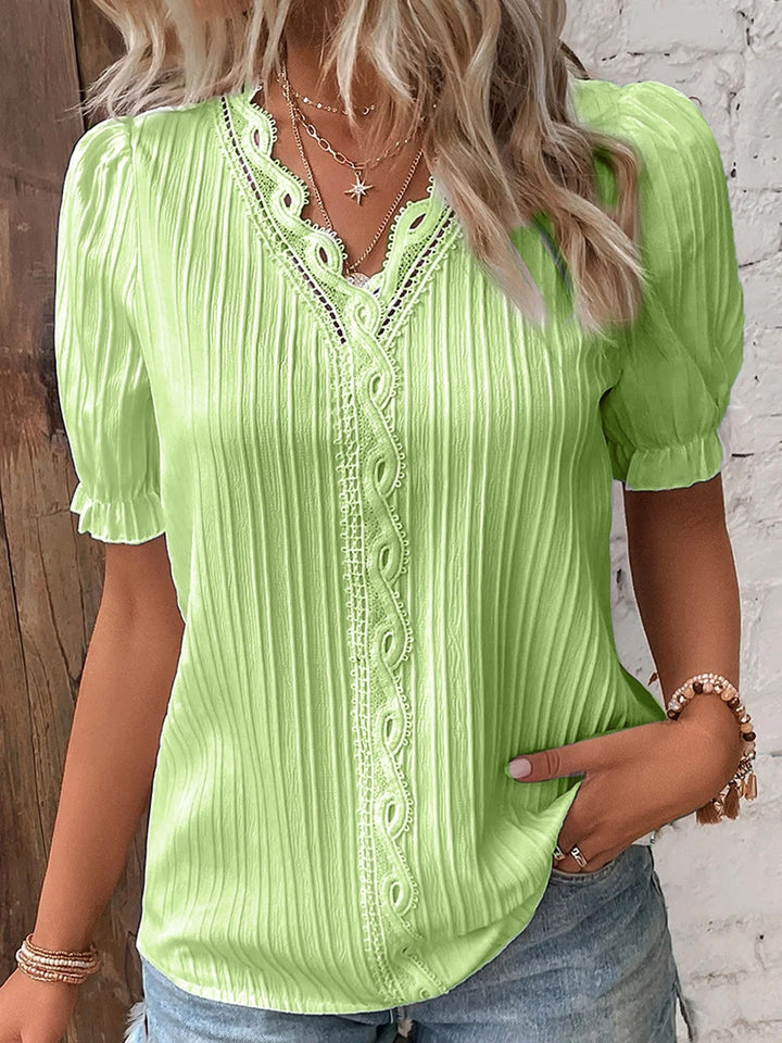 Dame Trendy Bluse med struktur og romantiske spidsdetaljer Stilla