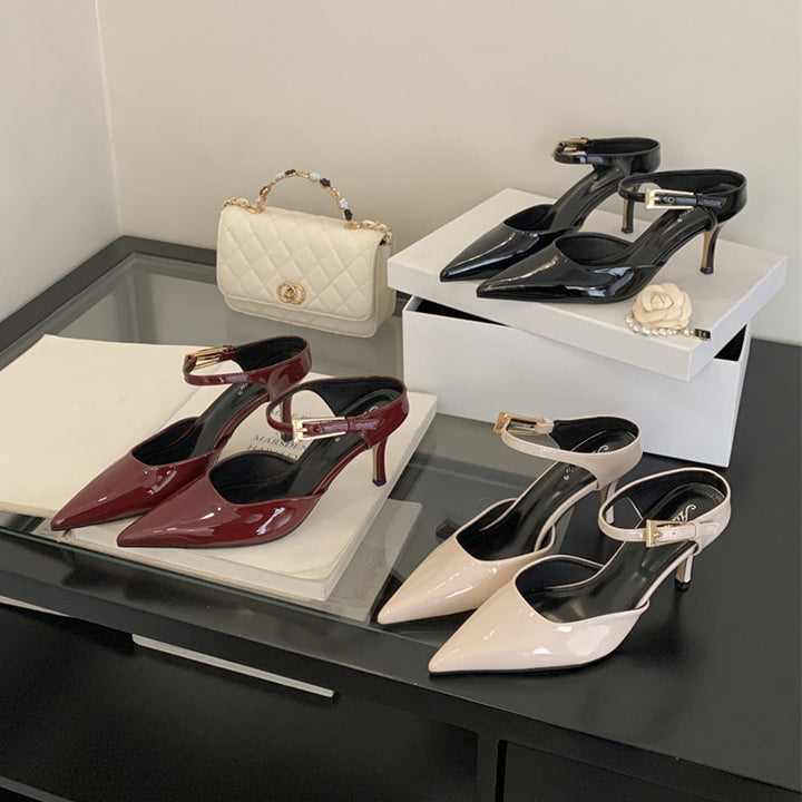 Dame Slingback Pumps med elegant spidsdesign og moderne metallic-spænde Stilla