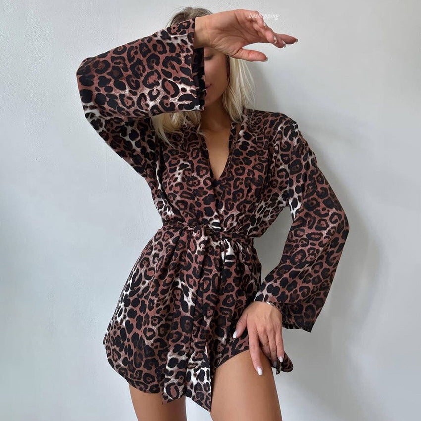 Dame Kimono-Nattøj med leopardmønster og løs pasform Stilla