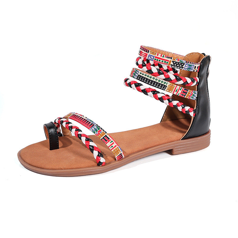 Dame fashionable badesandaler med flettede remme og farverig mønstermix Stilla