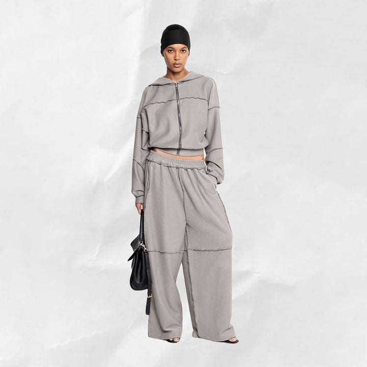 Dame Sporty two-piece with hood and loose fit Stilla