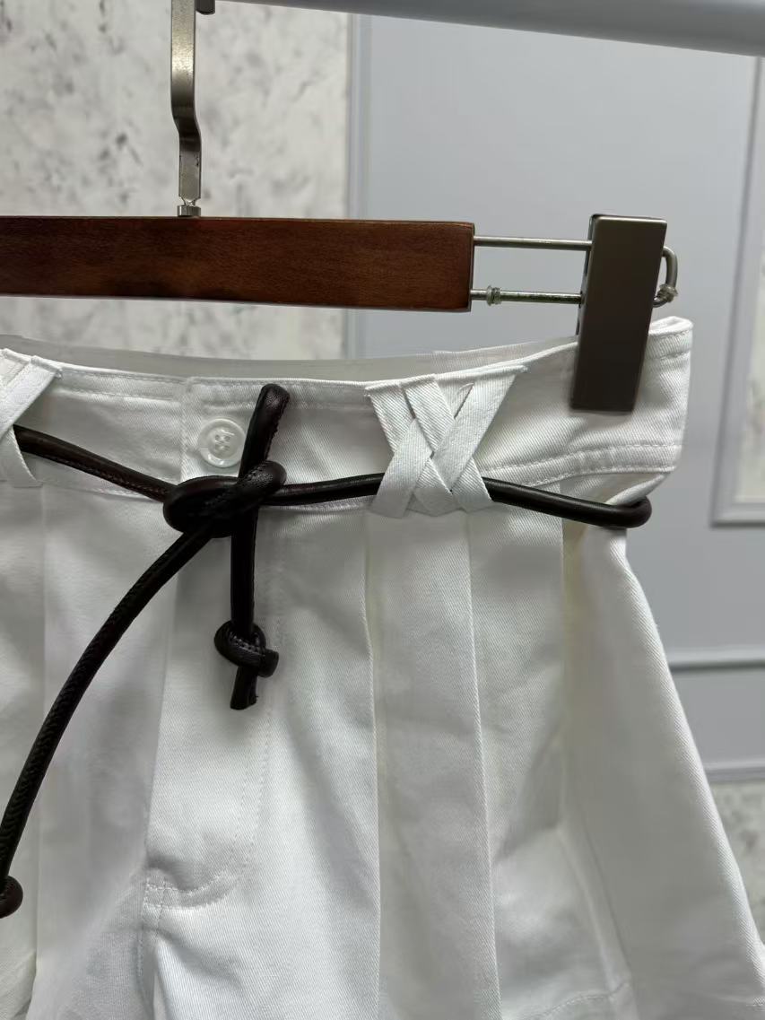 Dame kort shorts med folderdetalje og praktisk snøre Stilla