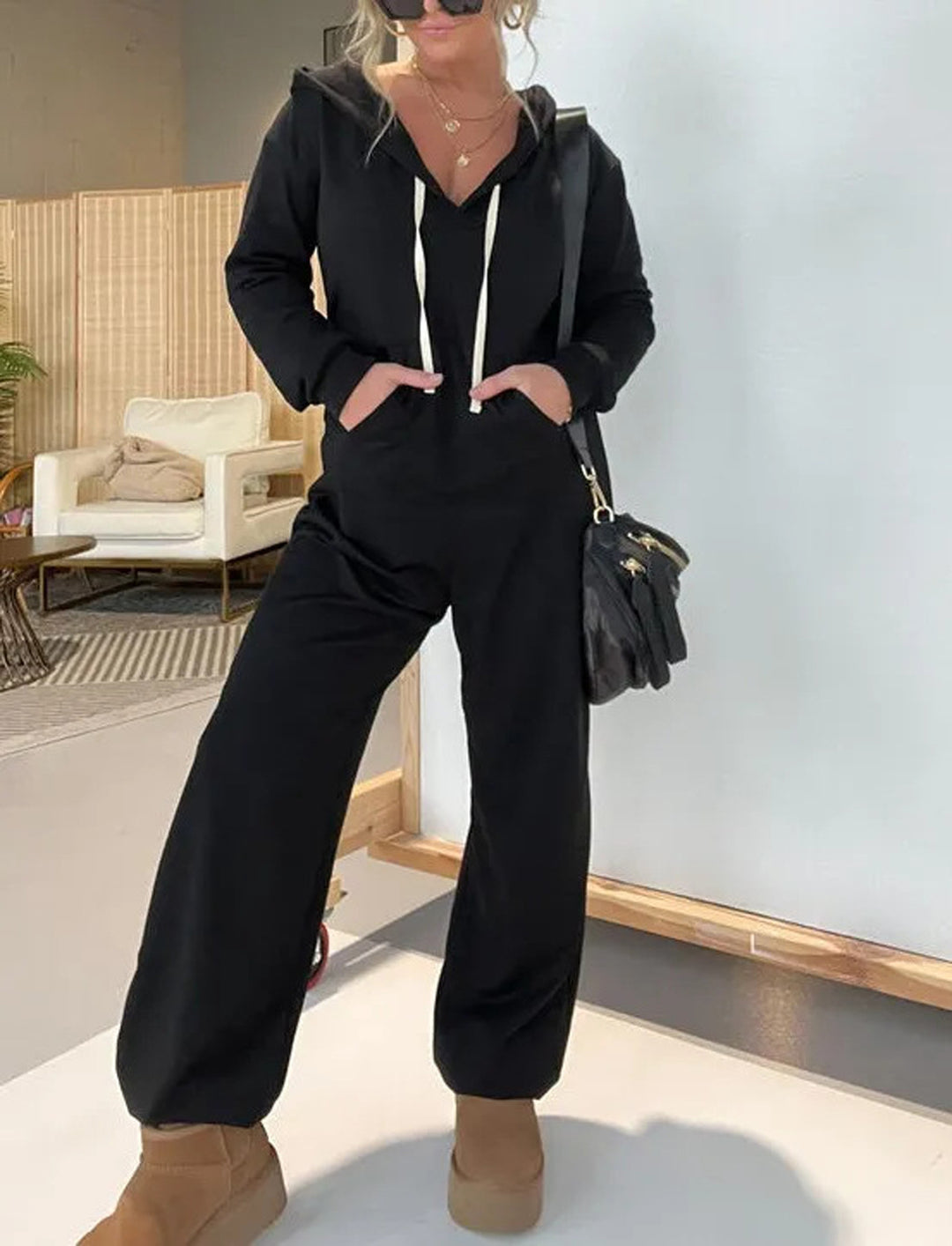 Dame Sporty Jumpsuit med Hætte og praktiske Lommer Stilla