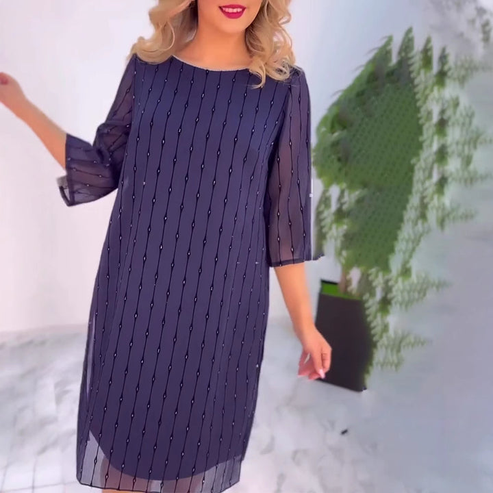 Dame nan elegant chiffon midikjole med vertikale paillet- og perleapplikationer samt gennemsigtige trekvartærmer Skovae