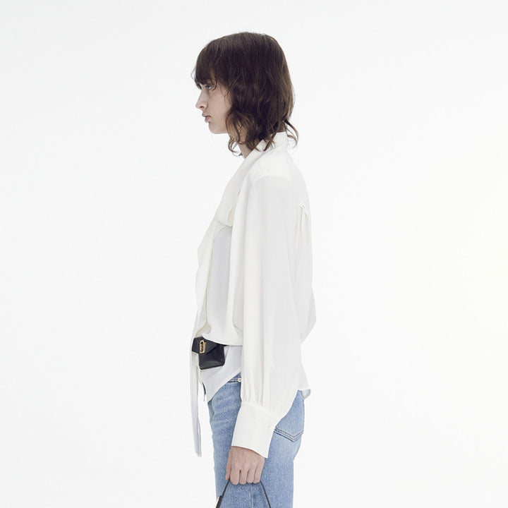 Dame elegant bluse med sidelæns bindebånd og raffineret knapliste Stilla
