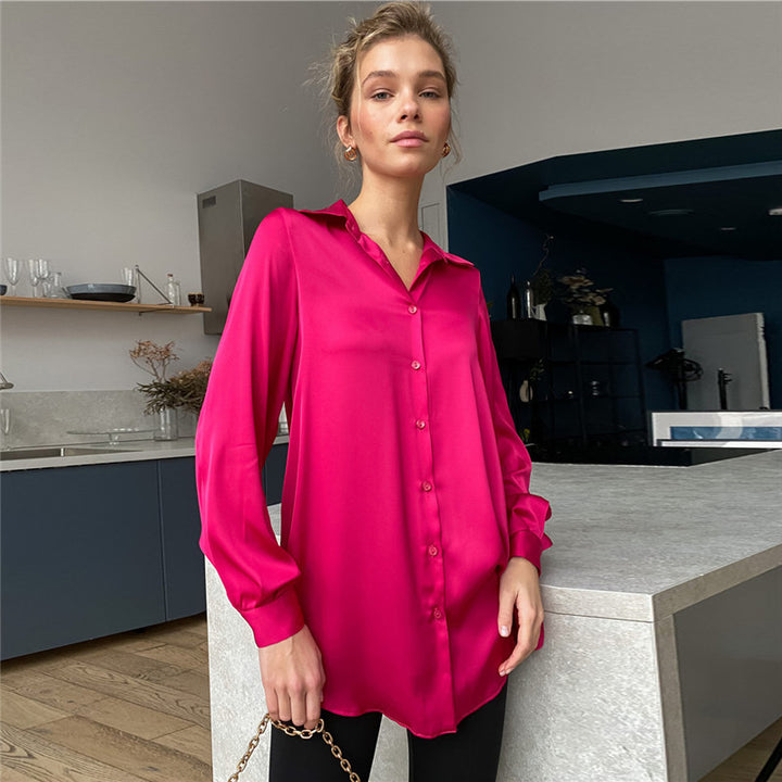 Damer elegant satin bluse med dyb V-hals Stilla
