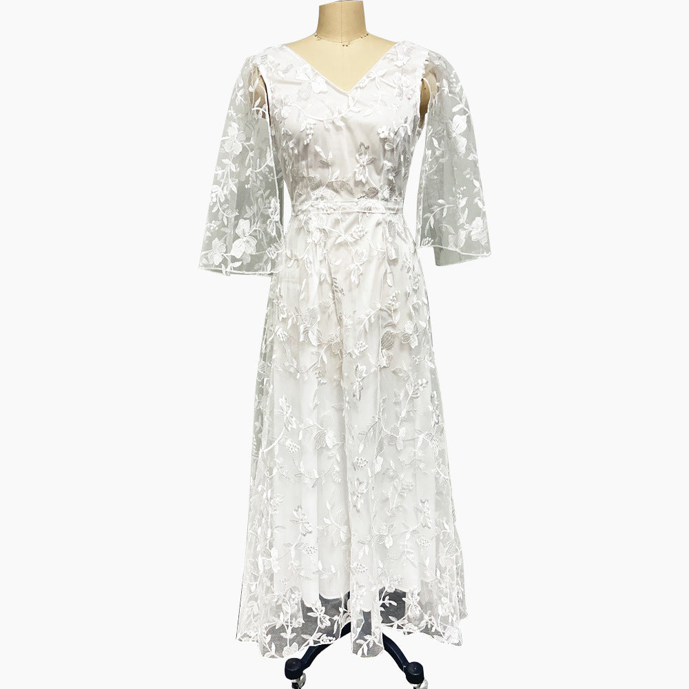 Dame bryllupsdress med romantisk spidstop og flydende nederdel Stilla