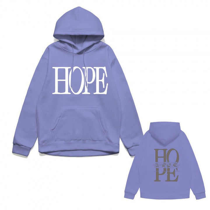 Kvindernes hoodie med iøjnefaldende bogstaver og praktisk designet kængurulomme Skovae