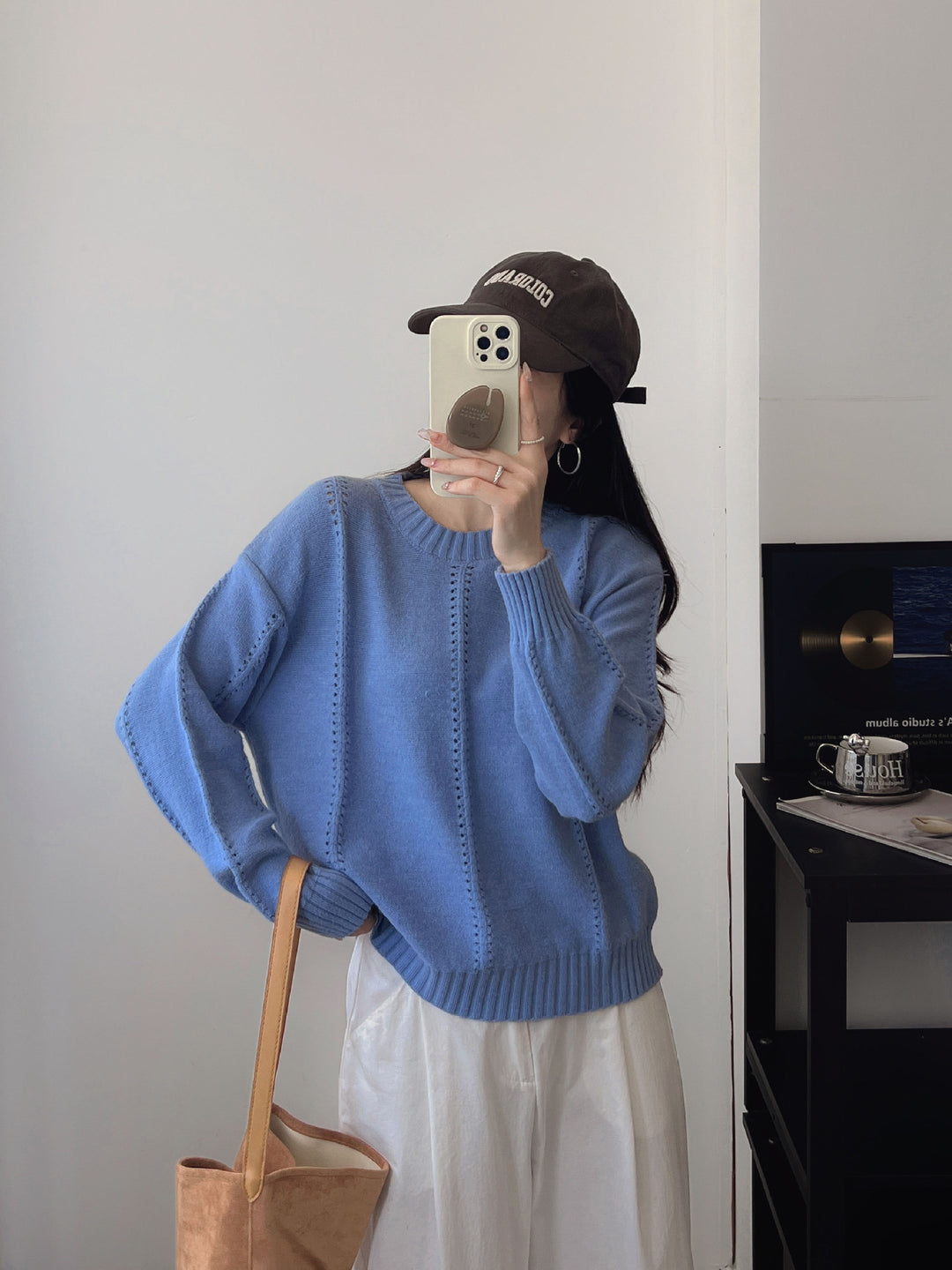 Kvinders chunky strikket sweater med en feminin silhuet og tekstureret design Stilla