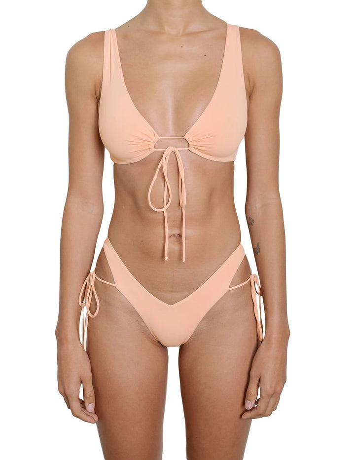 Dame Triangle-Bikini med innovativt snit og justerbare sidelister Skovae