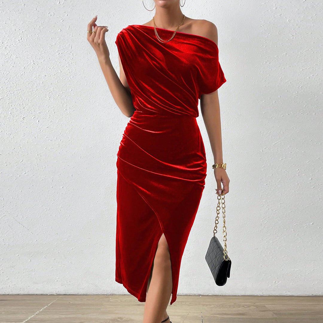 Dame wrapkjole med elegant slids og raffineret satinfinish Stilla