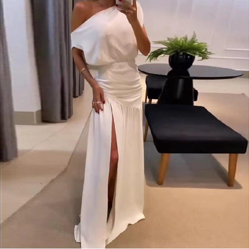 Dame Langærmet kjole med sidelængde og off-shoulder design Skovae