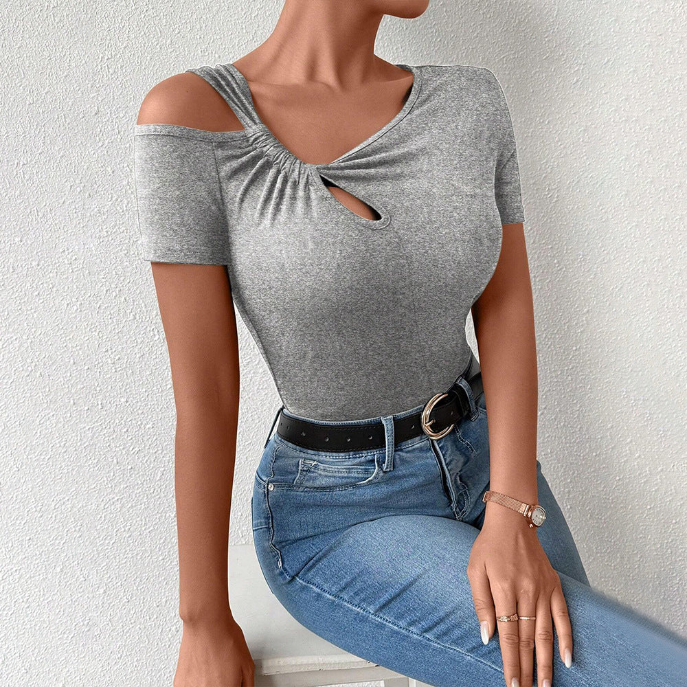Kvinders figursytende bodysuit med asymmetrisk halsudskæring og trendy knudedetalje Stilla