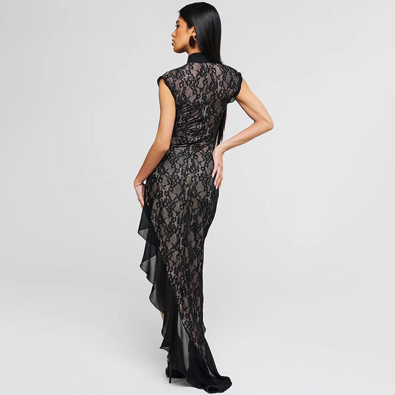 Damer Elegant blonde kjole med asymmetrisk kant og raffinerede cut-out-detaljer Stilla