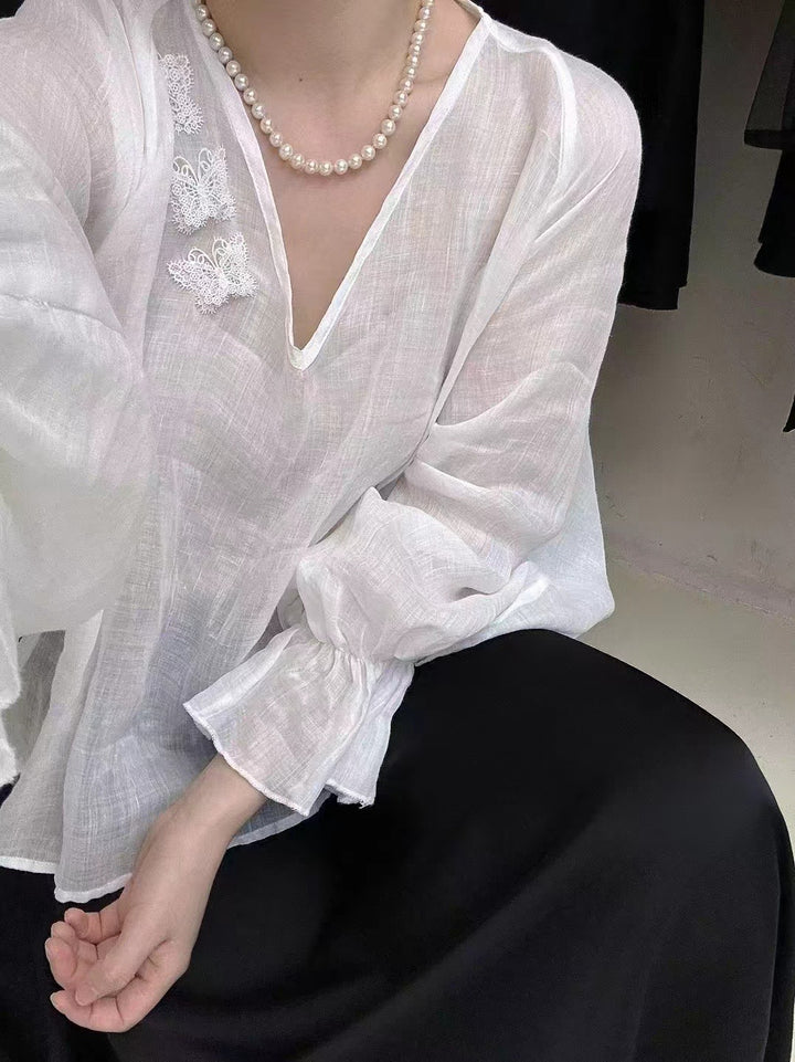 Femme Elegante Flydende Linnedbluse med Spidsedekoration Stilla