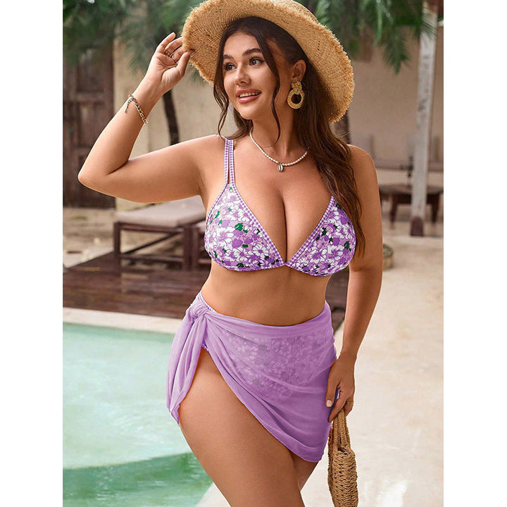 Dame bikini sæt med florale accenter og moderne indpakningsstof Skovae