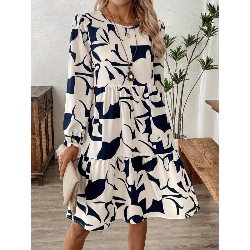 Dame lagdelt midi kjole med kunstnerisk drapering Stilla