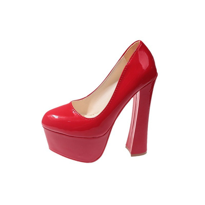 Dame plateau pumps med elegant højglans-look og stabil platform Stilla