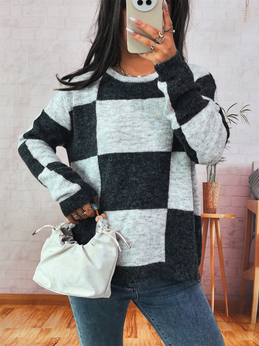 Kvindernes afslappede sweater med moderne ternet mønster Stilla