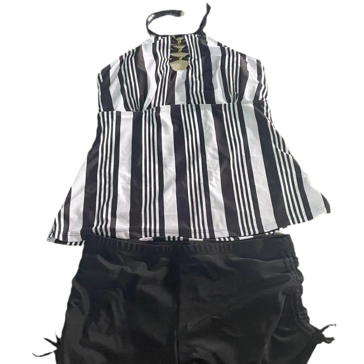 Dame Tankini med moderne stribedetaljer og elegante knapaccenter Stilla