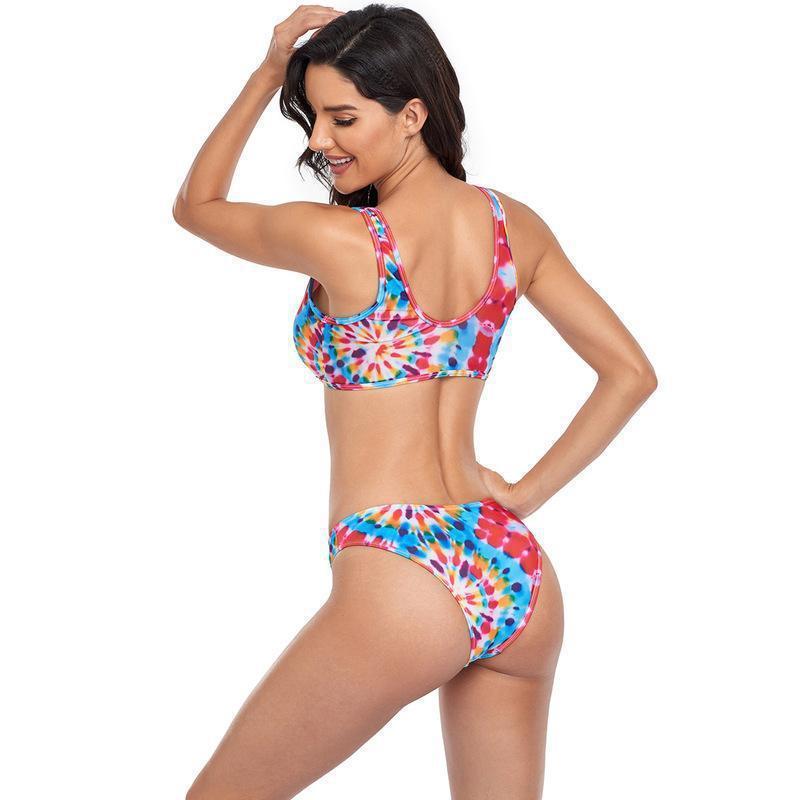 Dame bikini sæt med modet cut-out-design og farverigt mønster Stilla