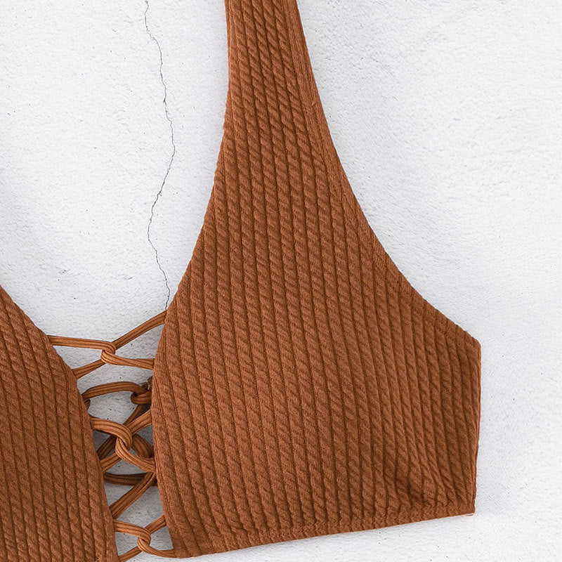 Dame Bikiniset med raffineret bindedesign og højt skåret underdel Skovae