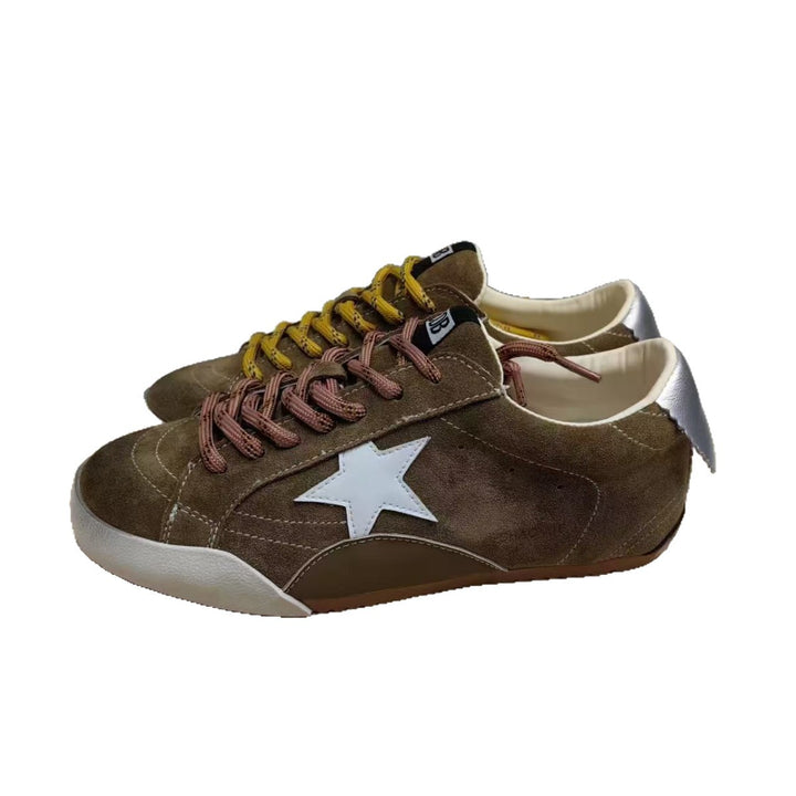 Dame sneakers med blødt ruskind og moderigtige detaljer Stilla