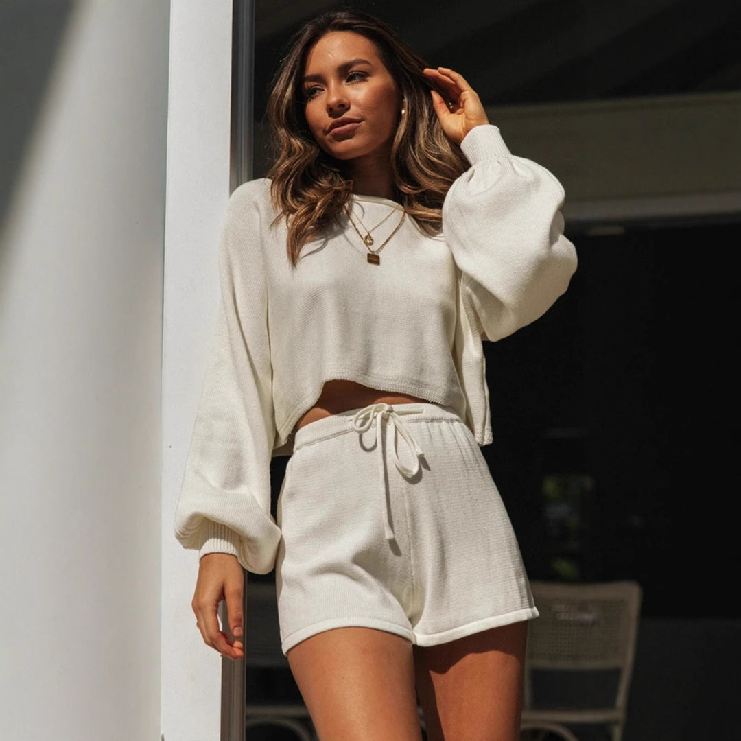 Kvinders afslappede fritidssæt med cropped sweater og shorts Stilla