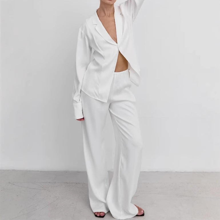 Dame elegant satin loungewear sæt med svajende snit Stilla