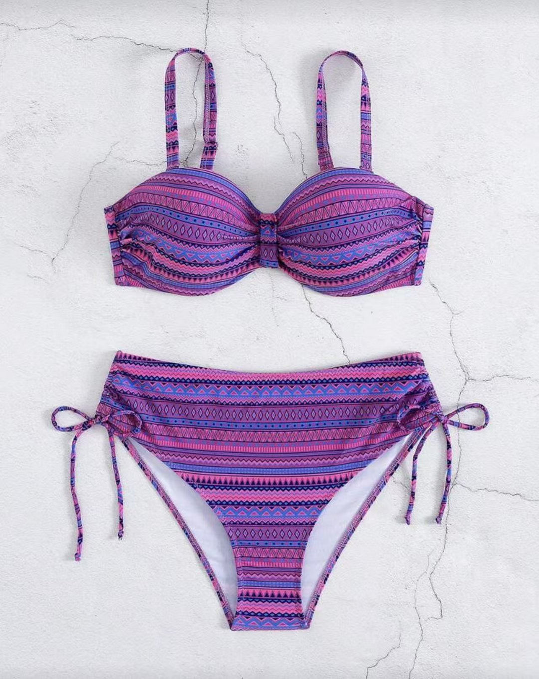 Dame Bikini-sæt med modigt vikle-detalje og justerbar talje Skovae