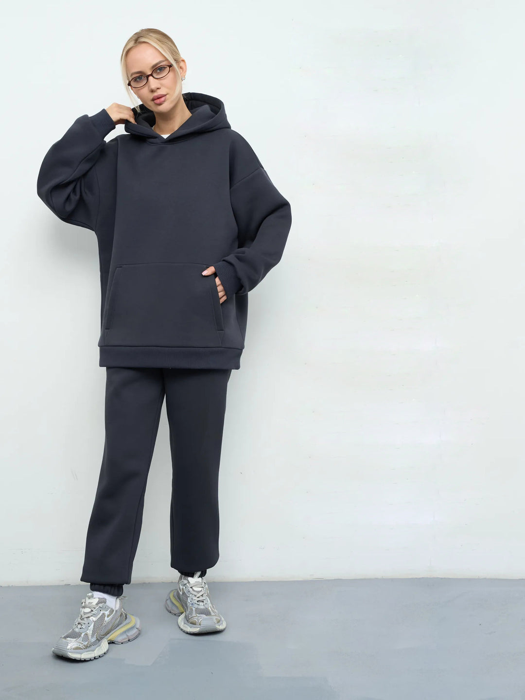 Dame Oversized Hoodie og Behagelige Joggingbukser i Moderne Design