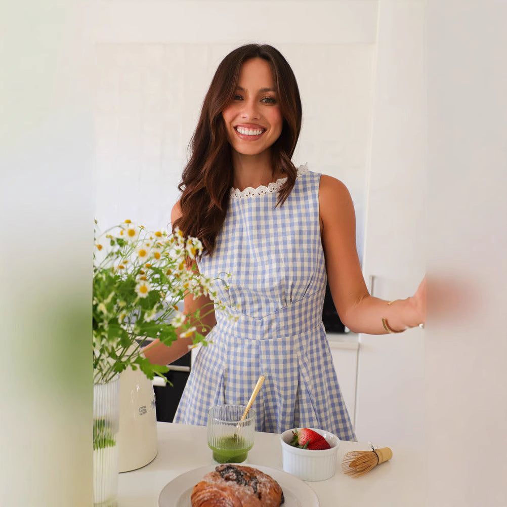 Dame Playsuit med elegant krave og flæse detaljer Stilla