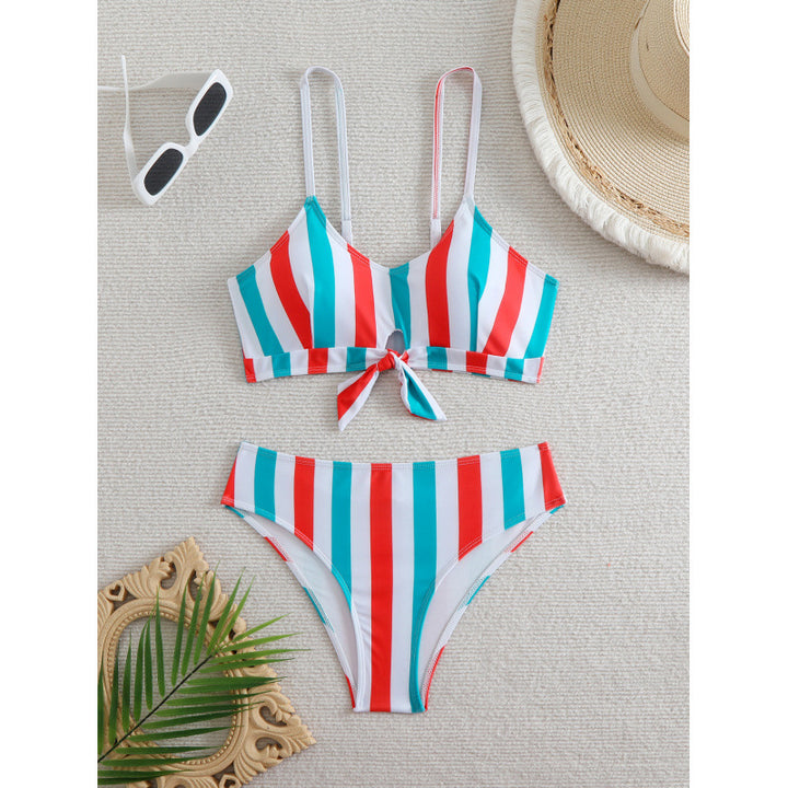 Dame Bikiniset med elegante striber og chic knude Skovae