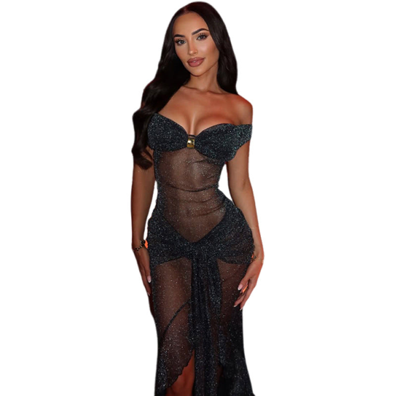 Dame Glitrende Aftenkjole med off-shoulder design og raffinerede draperinger Stilla