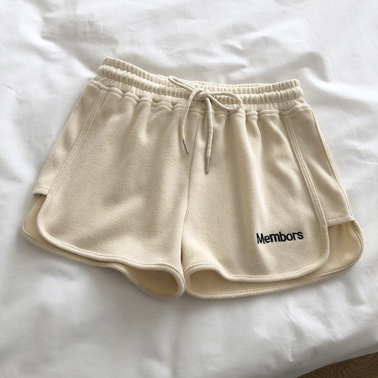 Femme Casual Højtskaffede Lounge-Shorts med broderet detalje Stilla