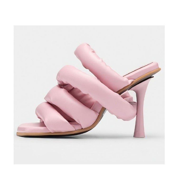 Femme Strappy High-Heel Slide Sandaler med polstret detaljer Stilla