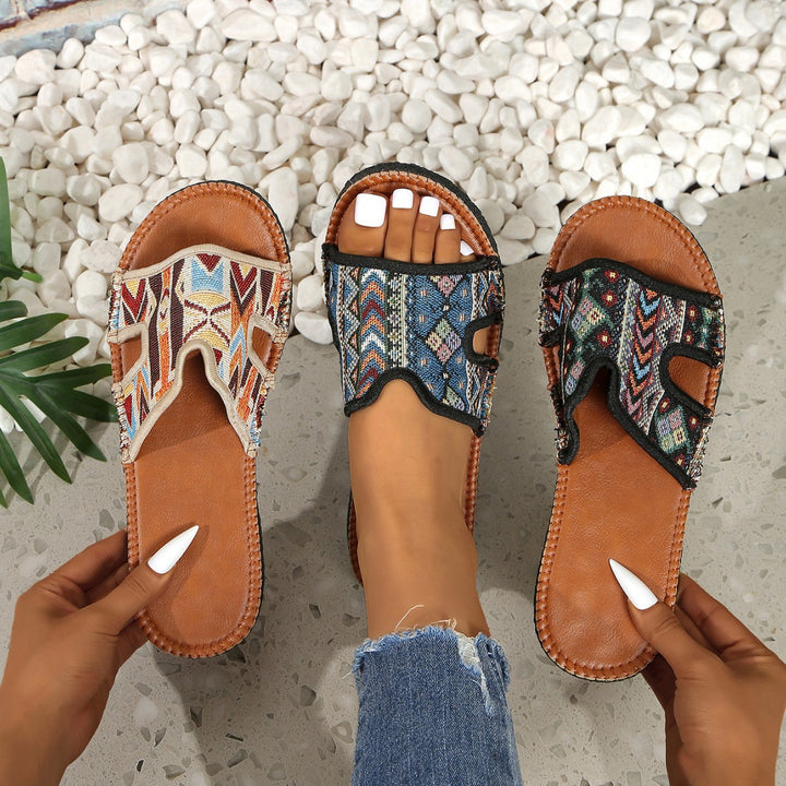 Dame Slide-sandaler med etnisk mønster og komfortabel fodsengsdesign Stilla