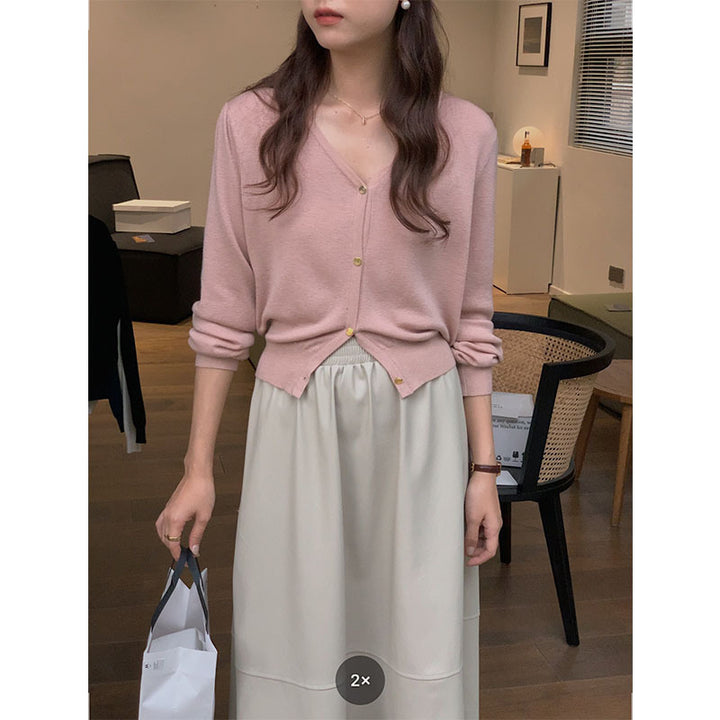 Dame elegant strikket cardigan med V-udskæring og elegante knapdetaljer Stilla