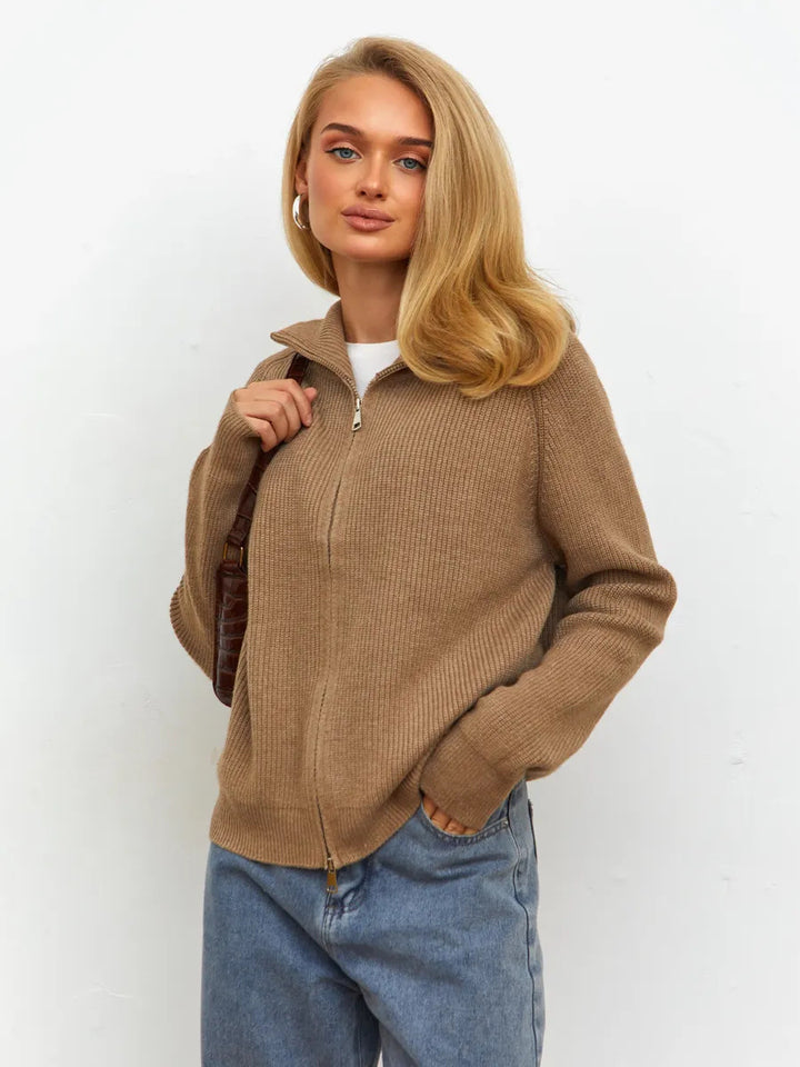 Kvinders fashionable chunky striktrøje med høj krave og fuld lynlås Stilla