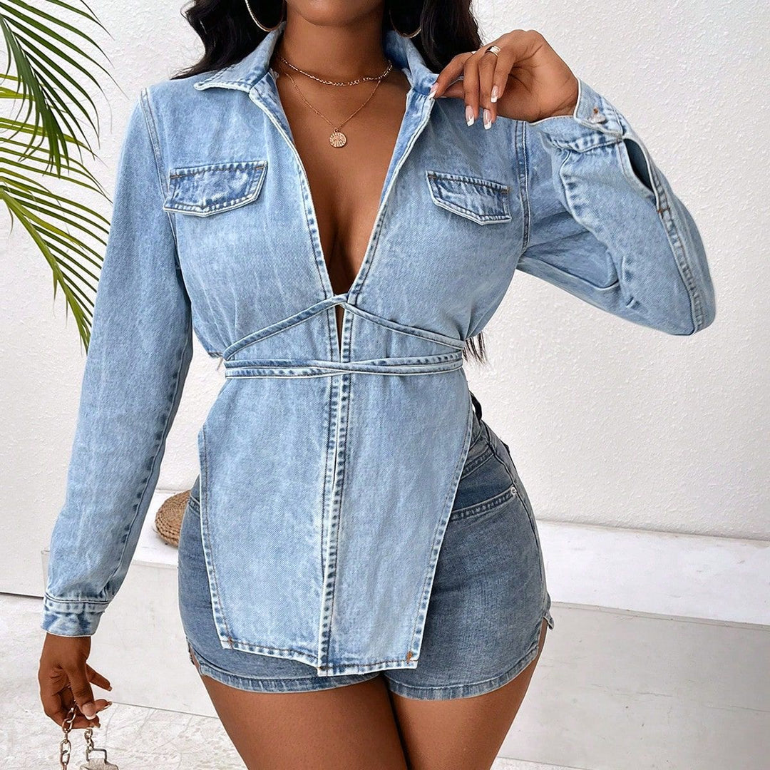 Dame denimjakke i en moderne oversized stil med et cropped snit og praktiske lommer Stilla