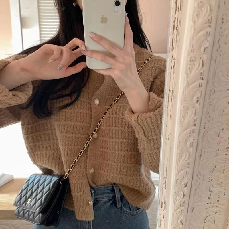 Kvinders ribbet cardigan med knapdetaljer Stilla