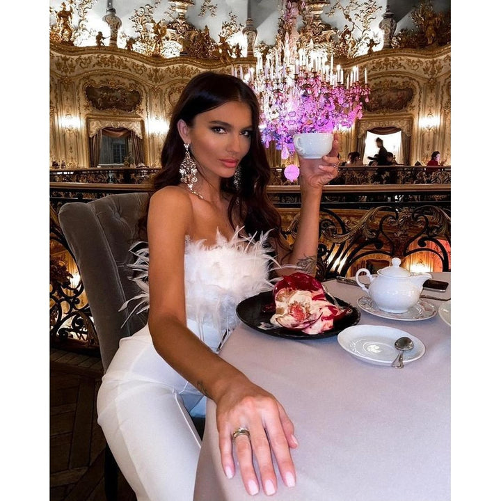 Dame Elegant Jumpsuit med Fjer og Taljemateriale Stilla