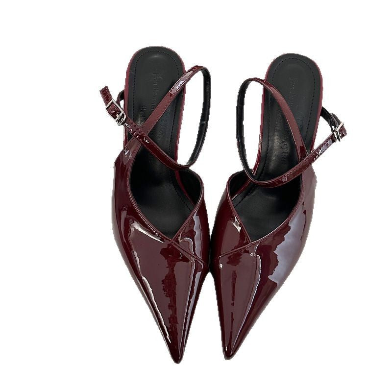 Dame Slingback Pumps med elegant spidsprofil og moderne spænde Stilla