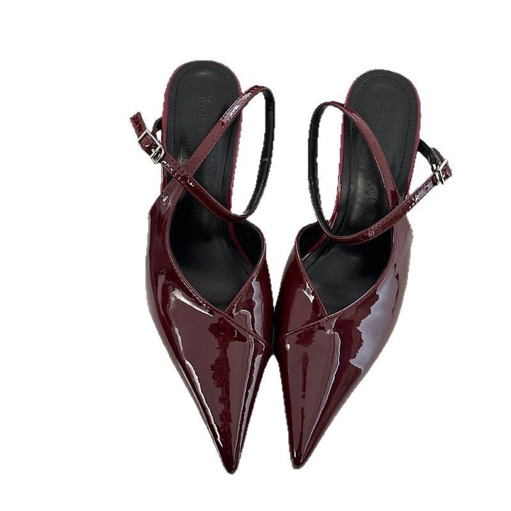 Dame Slingback Pumps med elegant spidsprofil og moderne spænde Stilla