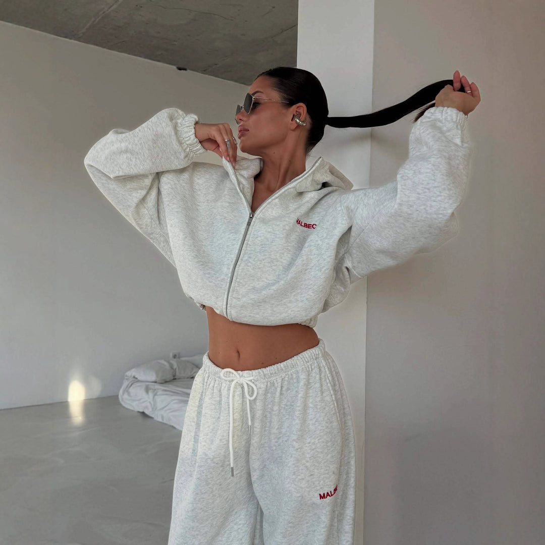 Kvinders sporty fritidstøj med cropped hoodie og brede joggers Stilla
