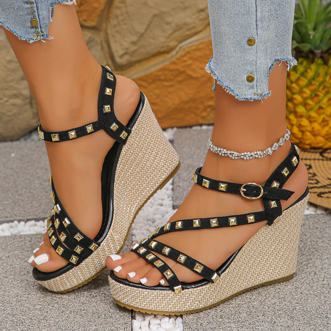 Dame Wedge-sandaler med elegante nitter og flettet hæl Stilla