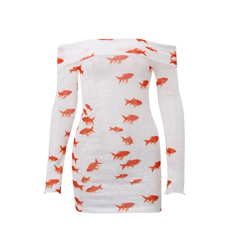 Dame figursyet top med trendy off-shoulder-snit og legende fiske-mønster Stilla